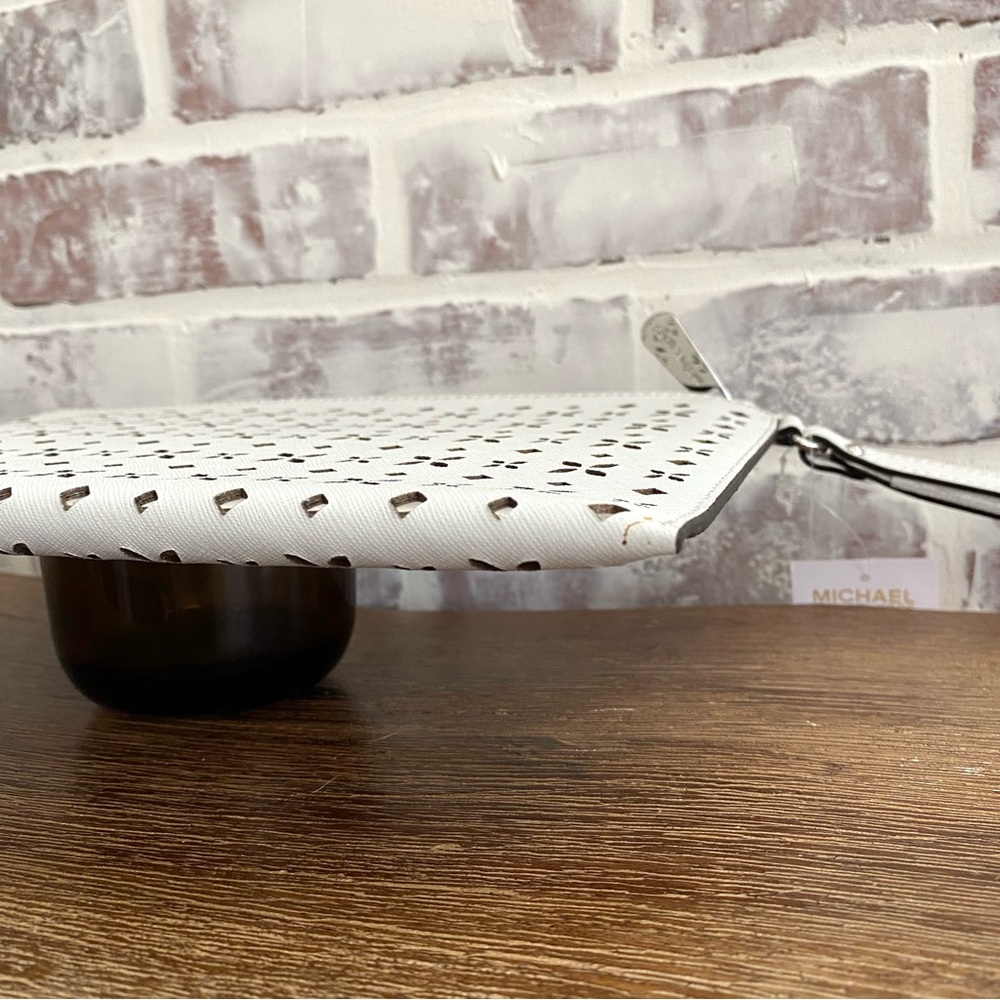 Micheal Kors • XL Laser Cut Leather Clutch • Perforated Floral Geometric Pattern - Picture 4 of 15